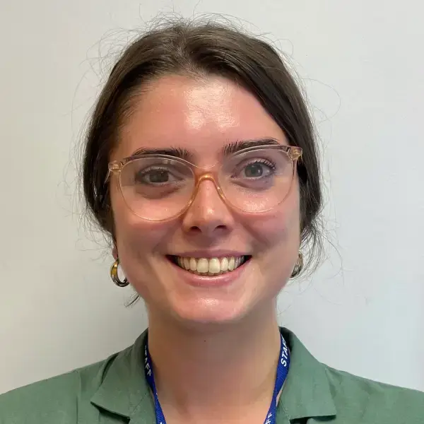 Dr Zoe King